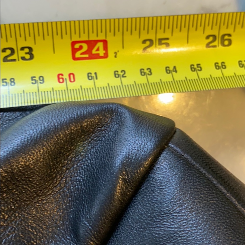 Leather jacket - Picture 4 of 5